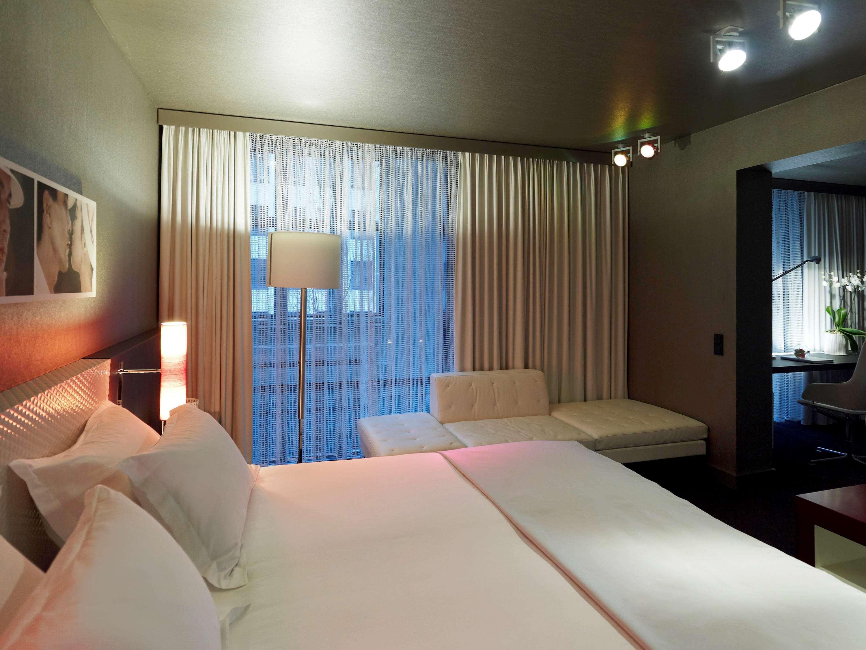 Sofitel Munich Bayerpost Hotel Exterior photo A room at the hotel