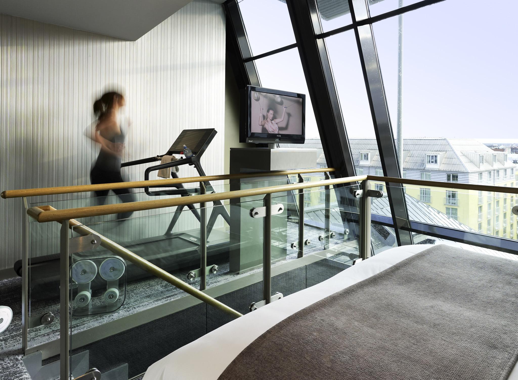 Sofitel Munich Bayerpost Hotel Exterior photo The gym at the 108 Pancrasset